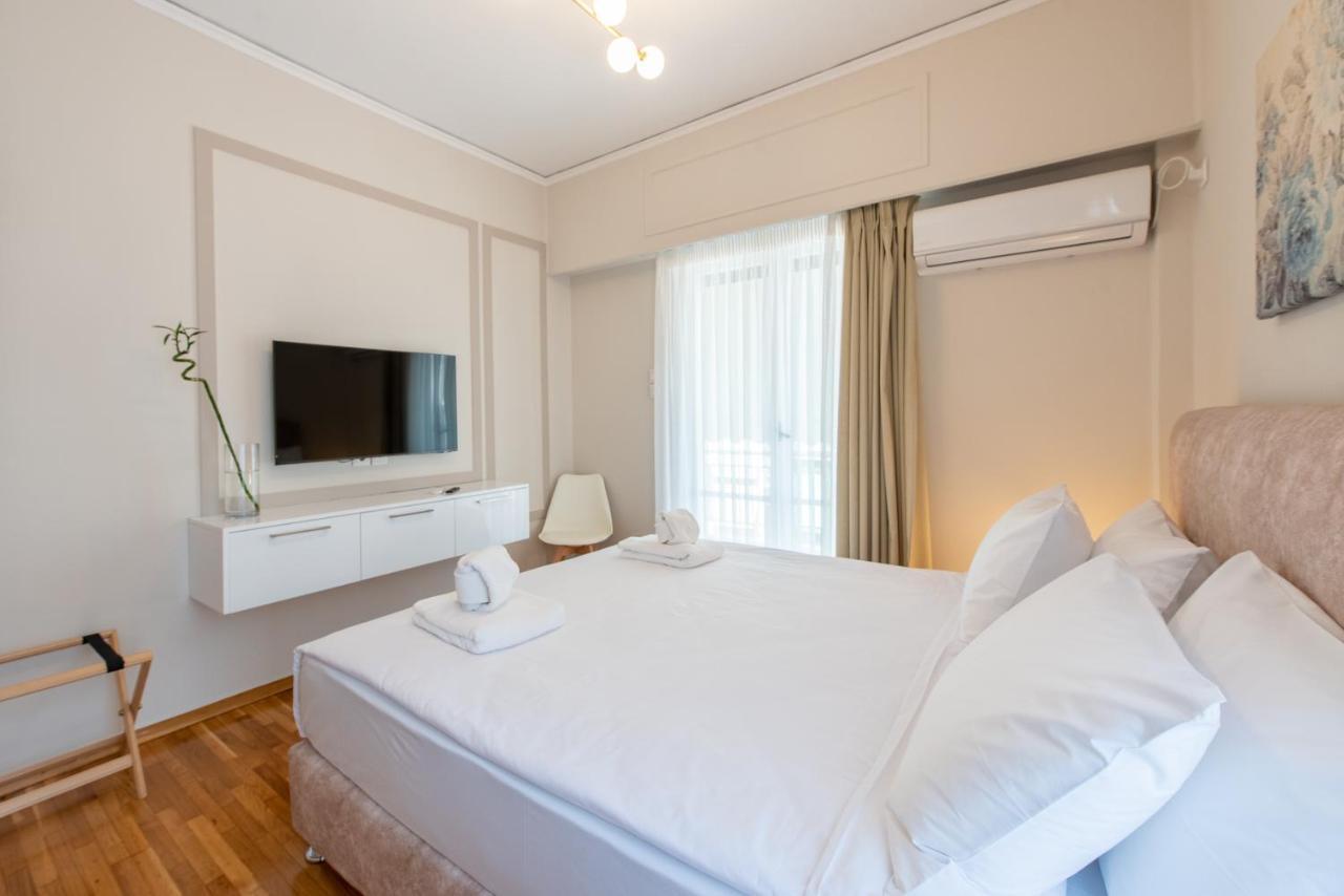 Medluxe Luxury Apartment ! Atene Esterno foto