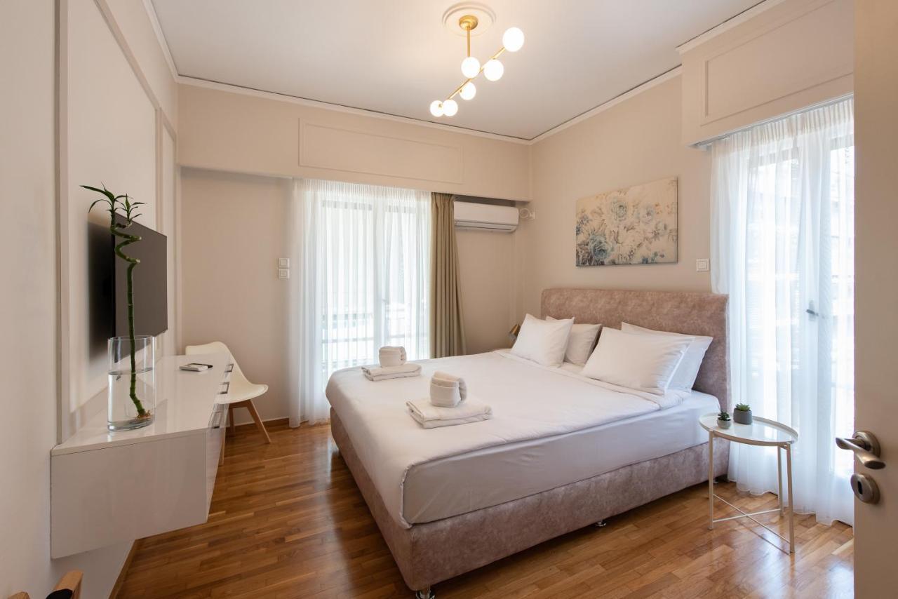 Medluxe Luxury Apartment ! Atene Esterno foto